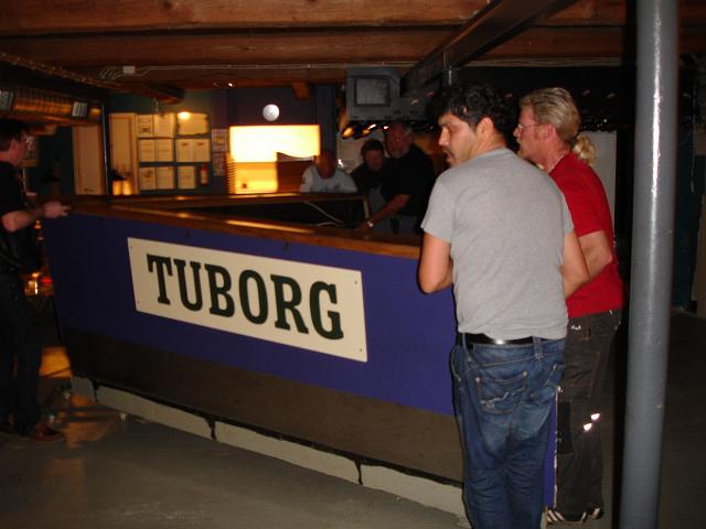 DSC01435.JPG - Den er F......... tung. Godt vi har en lille rullevogn på hjørnet.